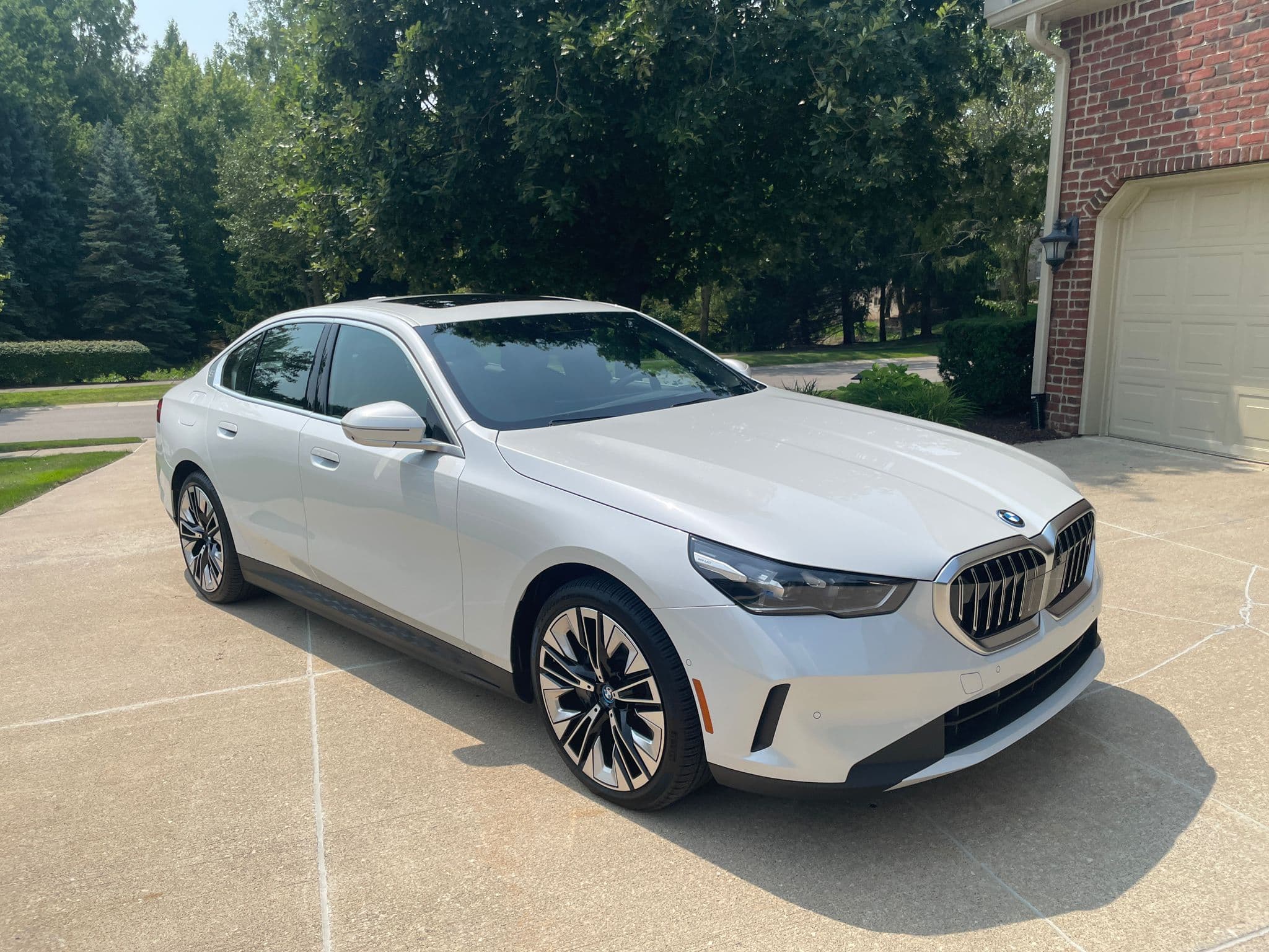 Review from Anand in Novi, Michigan about 2025 BMW i5